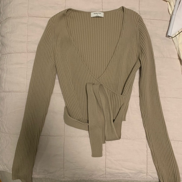 Aritzia babaton romeo sweater - Picture 4 of 5